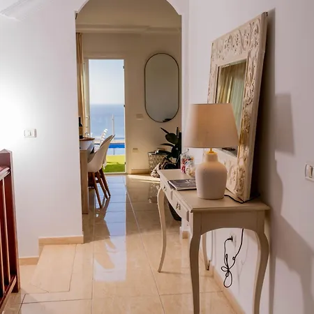 Costa * Σάντα Κρουζ Τενερίφης