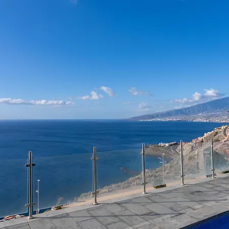 Costa * Σάντα Κρουζ Τενερίφης