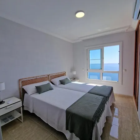 Costa * Σάντα Κρουζ Τενερίφης